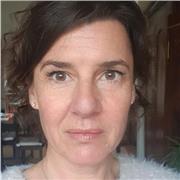 Je suis française et je vis à Lyon. Diplômée de l'Université de Paris X (Master 2), cours tous niveaux, adultes et enfants.